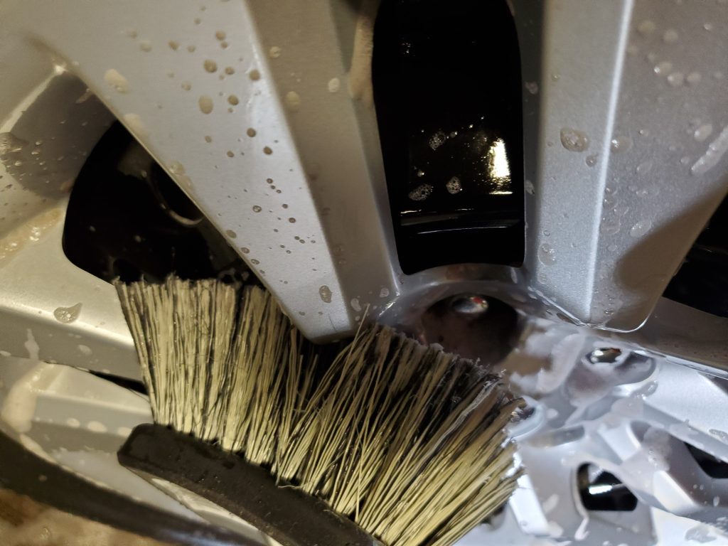DI Wheel Cleaning Brush