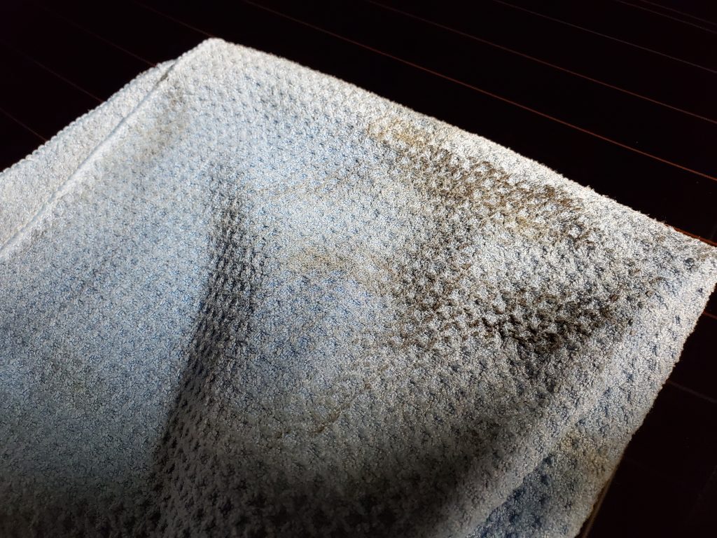 Dirty-Microfiber-Glass-Towel