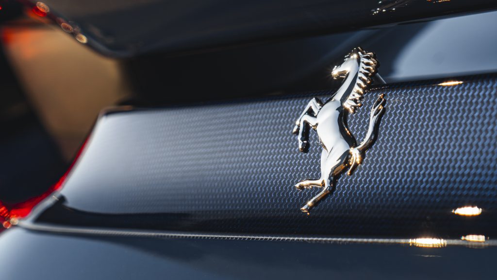 Ferrari blu scozia