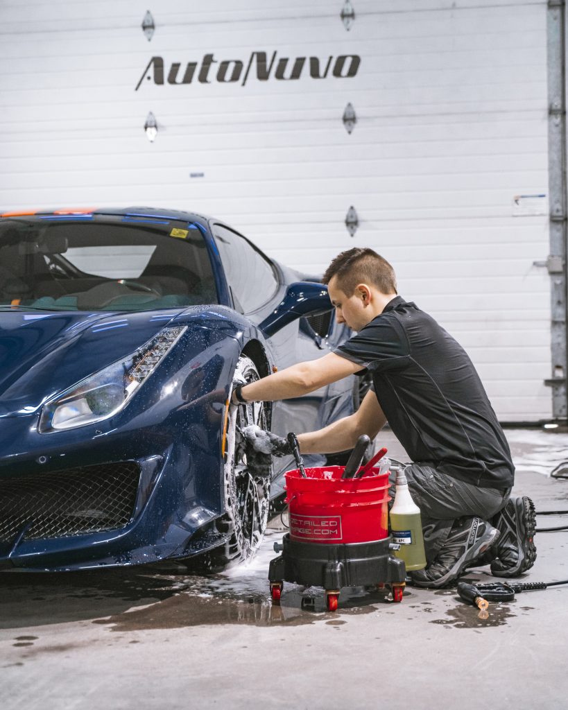 Ferrari Pista - wheel detailing