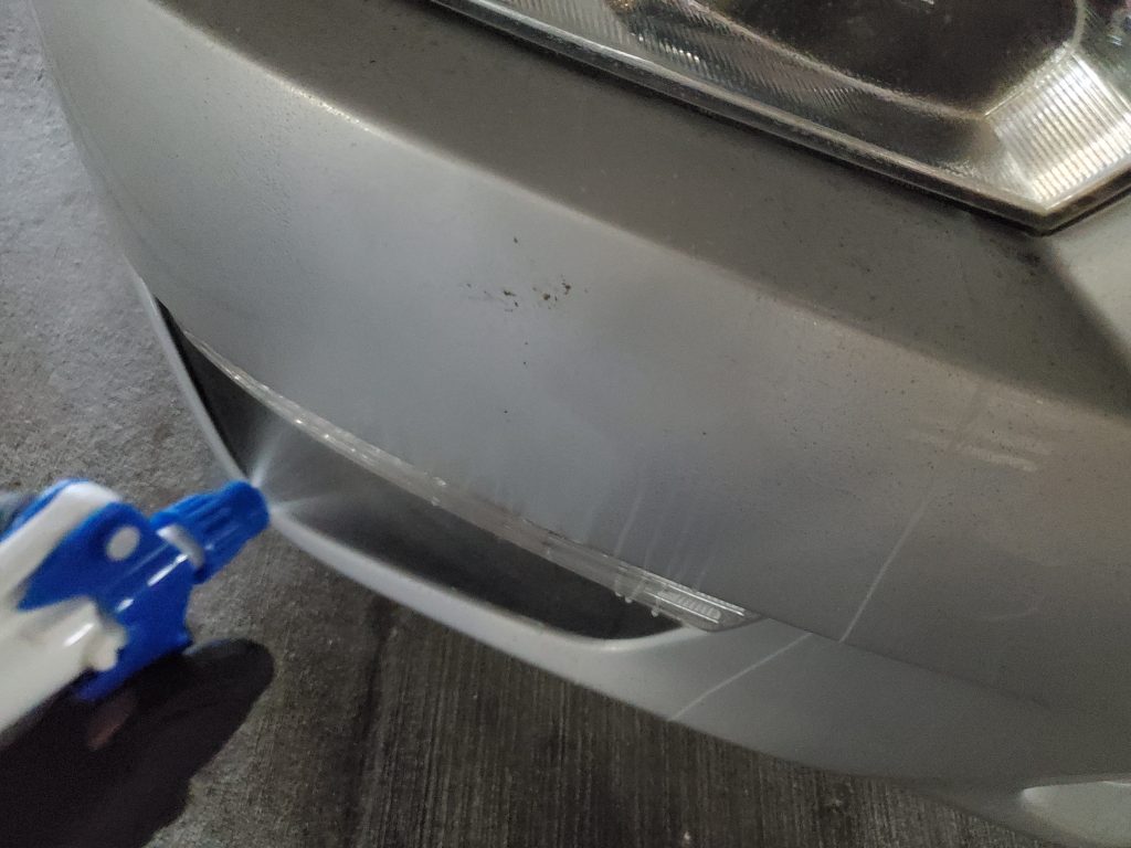 Spraying-waterless