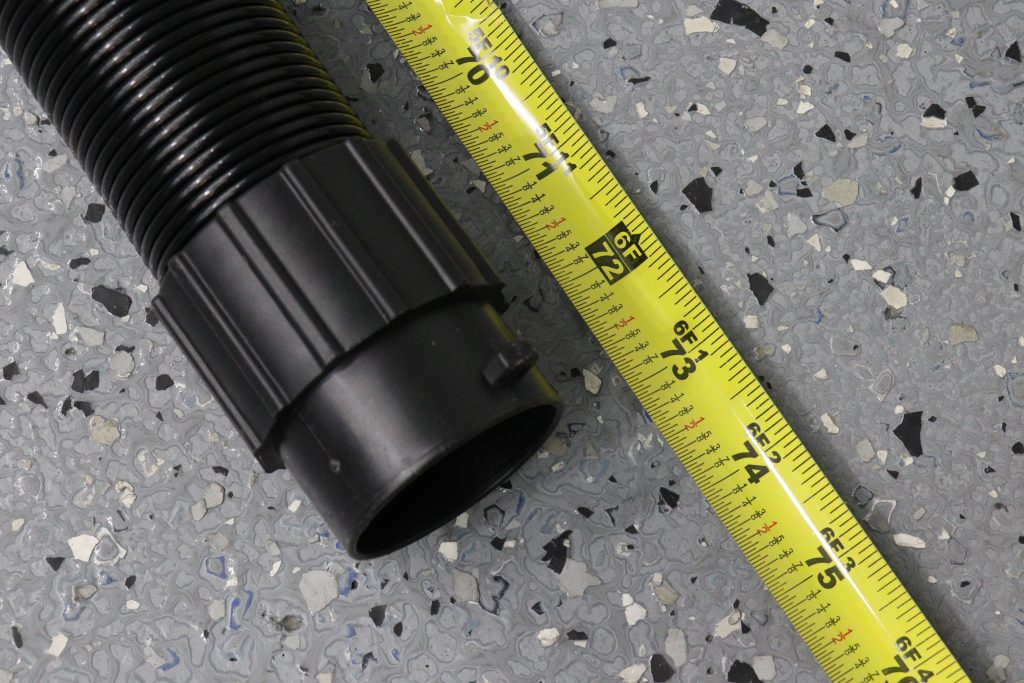 When collapsed, the hose measures at 6ft.