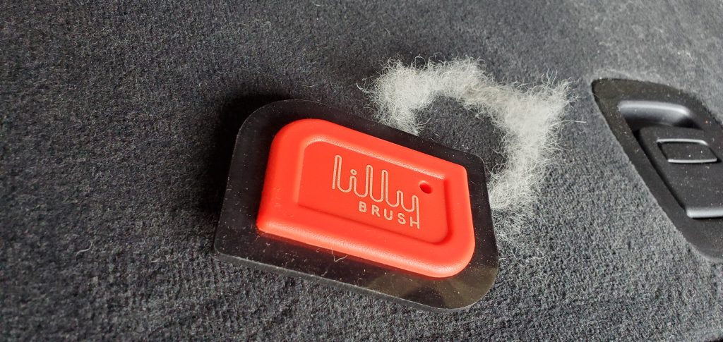 lilly brush and pet hair
