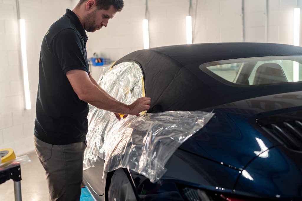 Porsche911_Fabric_Coating_Applying_Masking_Tape