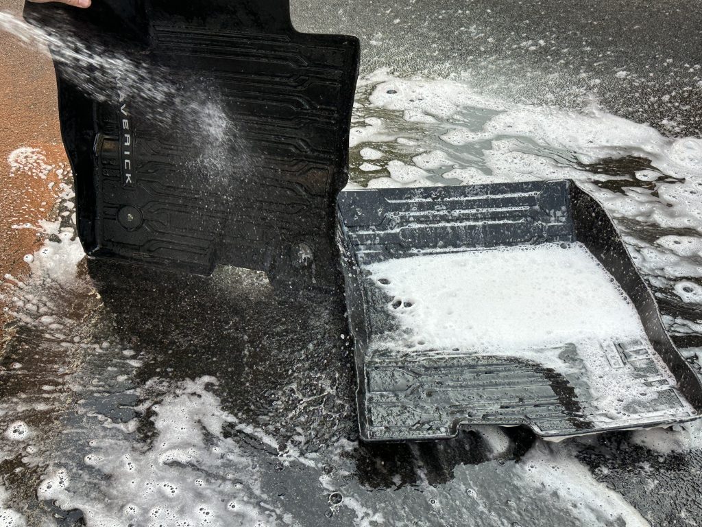 Rinsing after cleaning mats