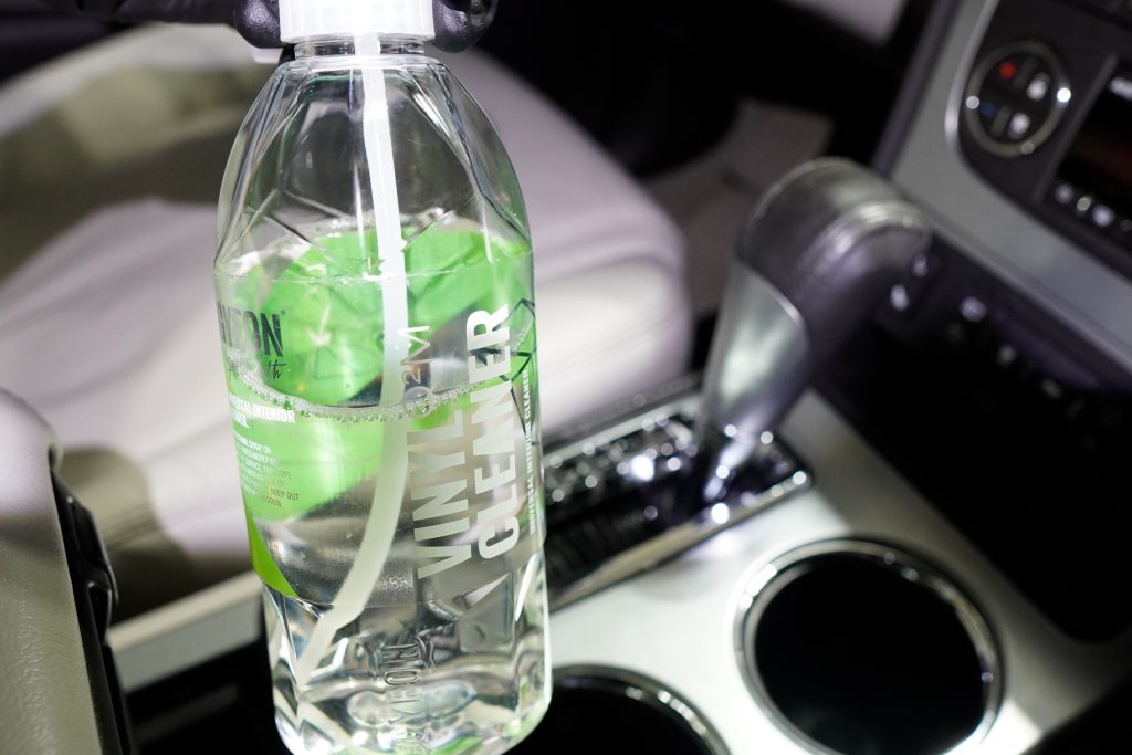 Gyeon-Vinyl-Cleaner