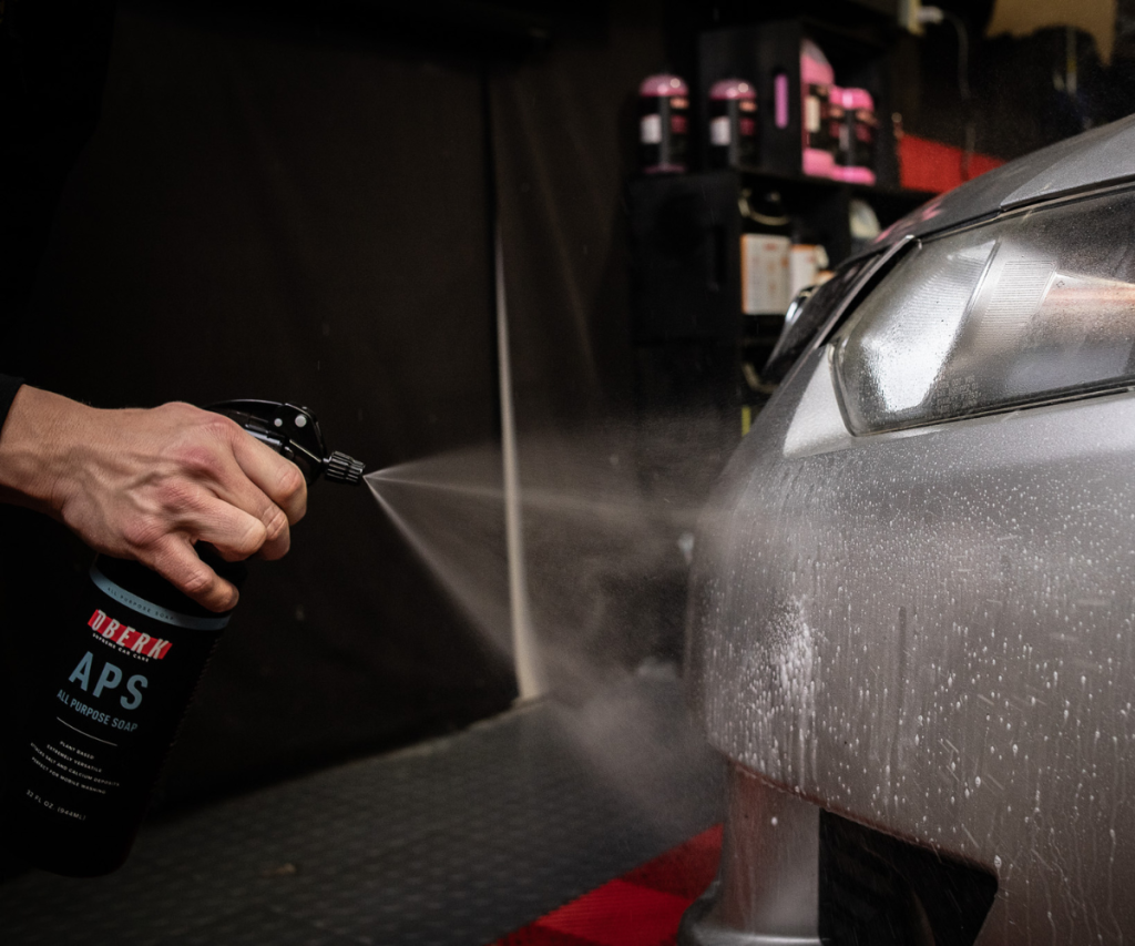 Image spraying Oberk APS diluted to be used as a bug remover.