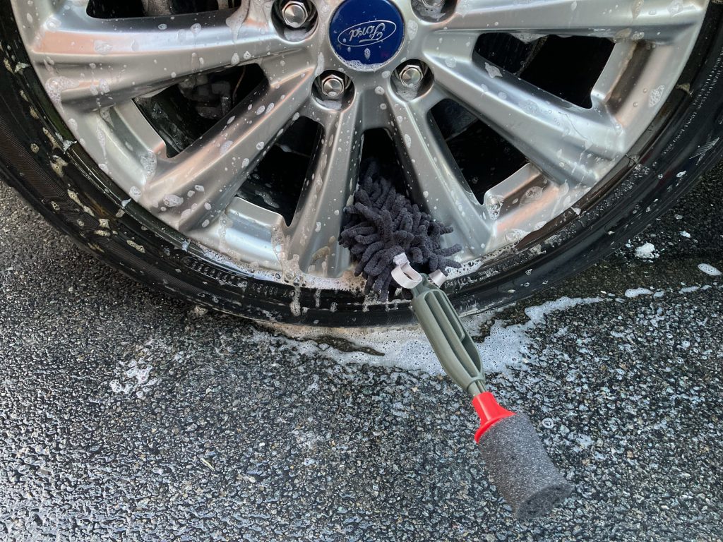Woolly Wormit Wheel Brush Rim Cleaning