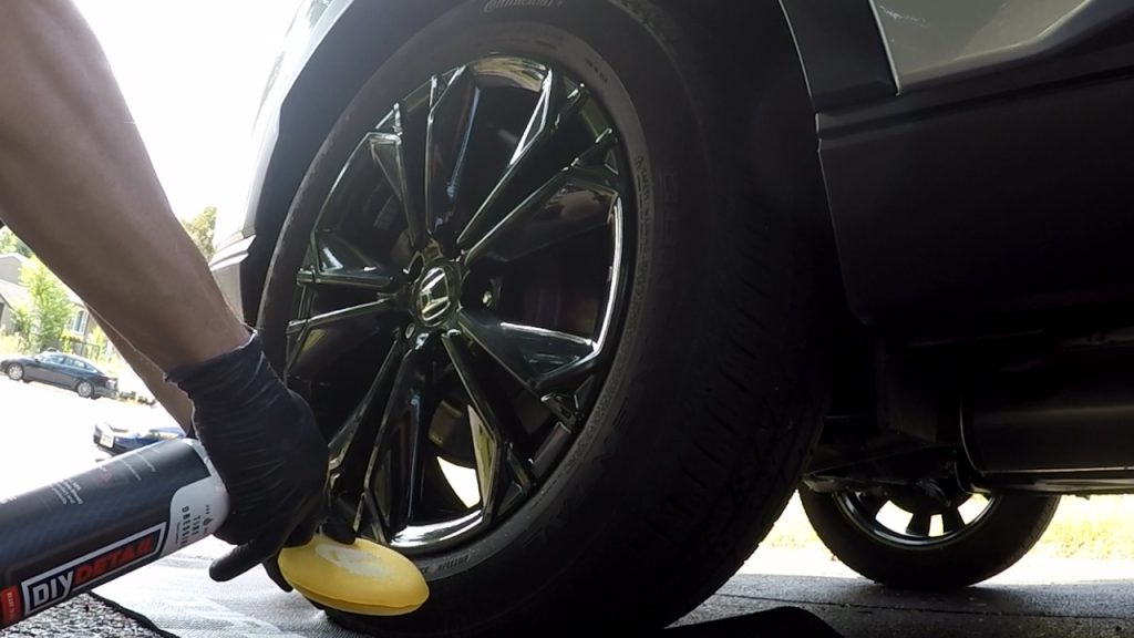 DIY Detail Tire Dressing with TireBib