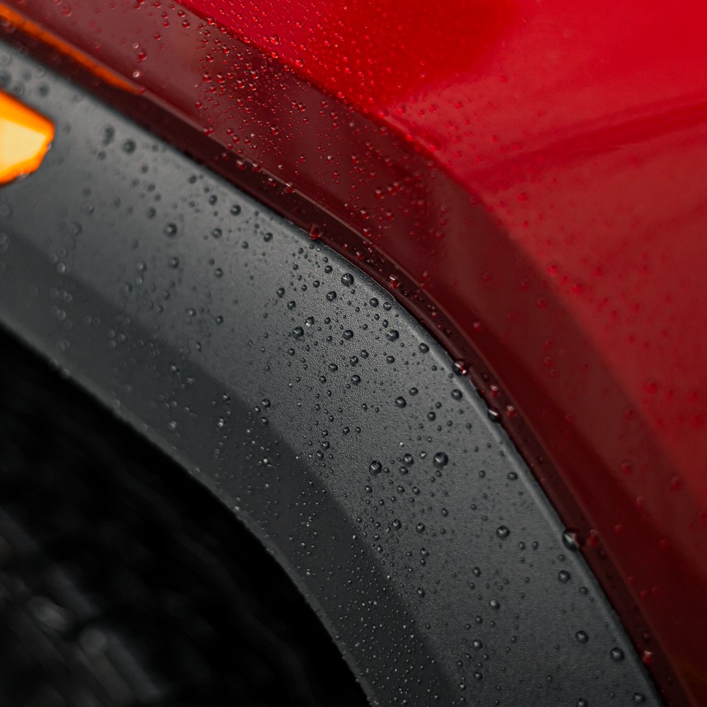 Nextzett Vinyl-Rubber Extra used on car plastic exterior trim waterproof, water beading