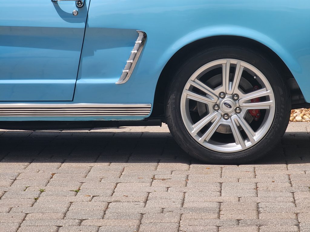 tire classic mustang